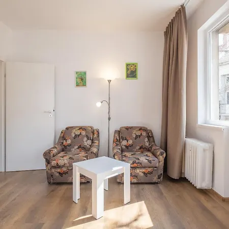 Apartment Peaceful Downtown Location - 2 Bedroom