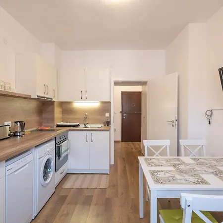 Peaceful Downtown Location - 2 Bedroom Apartment *